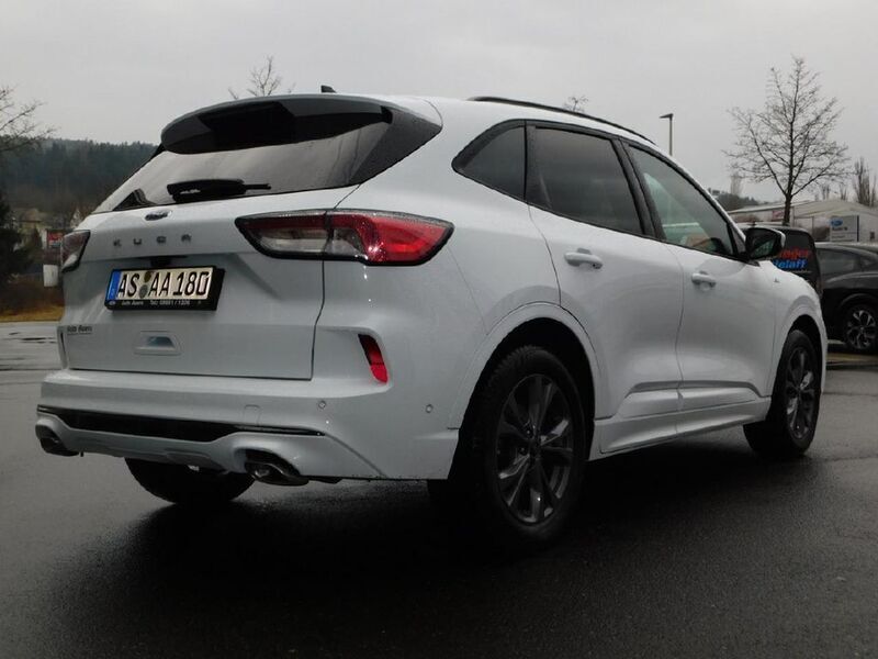 Usado Ford Kuga ST-Line 151 HP (111 kW) 2024 Branco SUV