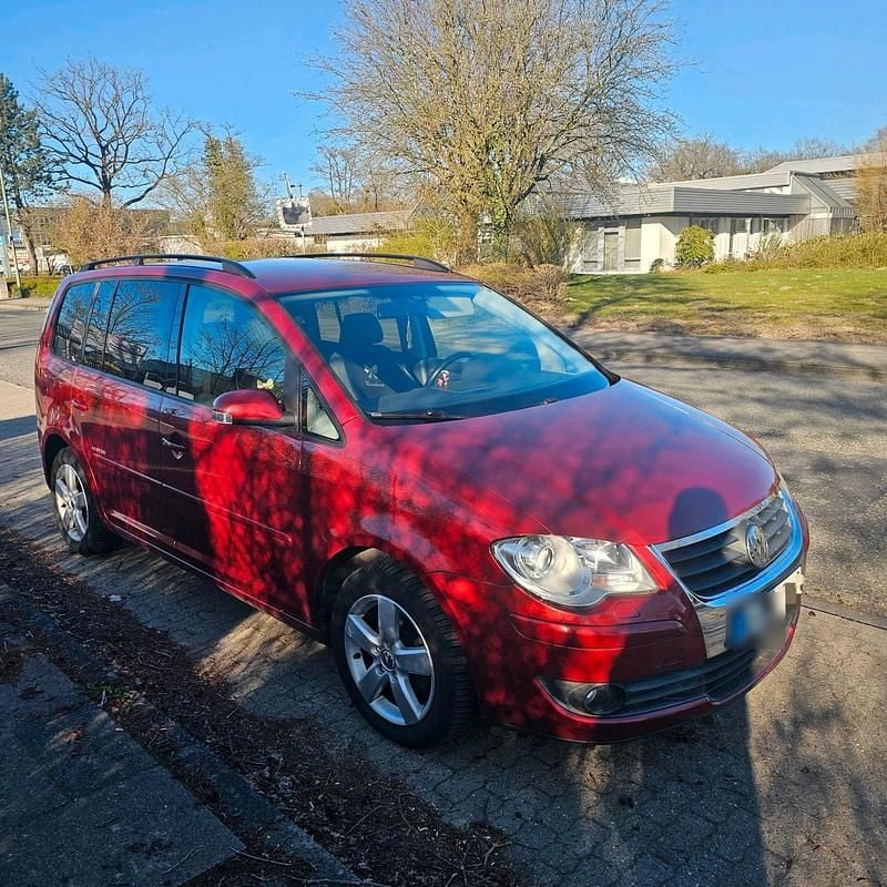 Gebraucht VW Touran 140 PS (102 kW) 2012 Rot Van / Kleinbus