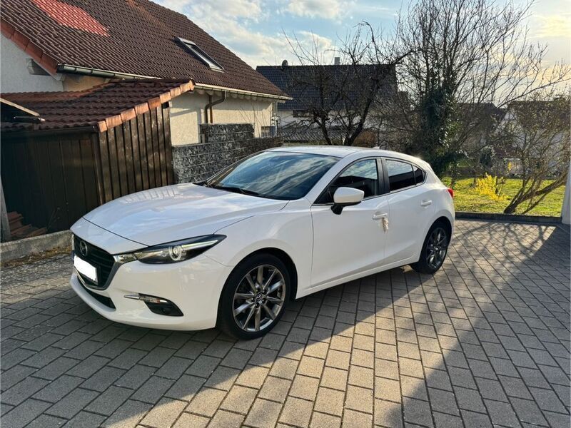 Weiß Gebraucht 2018 Mazda 3 Signature Limousine | 15.000 € (Fairer Preis) - Bild 1/4
