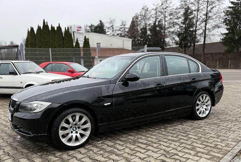 Gebraucht BMW 325 Advantage 197 PS (144 kW) 2008 Schwarz Limousine