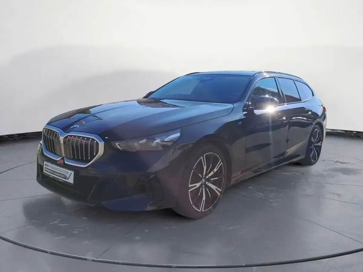 Gebraucht BMW 540 Performance 286 PS (210 kW) 2025 Schwarz Kombi
