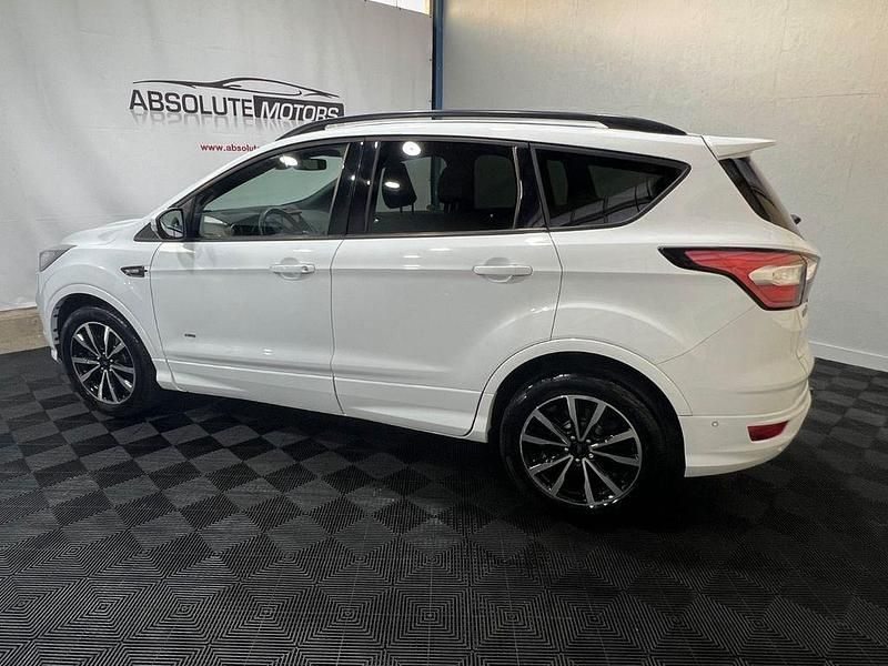 Gebraucht Ford Kuga ST-Line 175 PS (128 kW) 2019 Weiß SUV