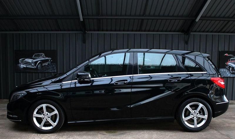 Gebraucht Mercedes B200 136 PS (100 kW) 2015 Schwarz Van / Kleinbus
