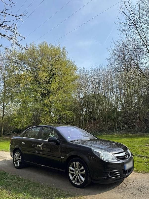 Gebraucht Opel Vectra 155 PS (114 kW) 2008 Schwarz Kleinwagen