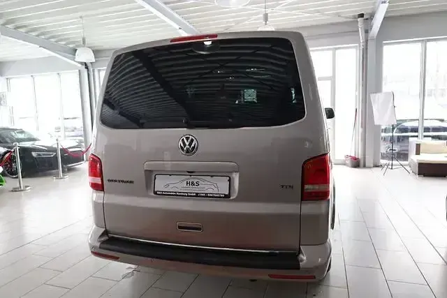 Używany VW Multivan Highline 179 KM (131 kW) 2015 Beżowy Minivan