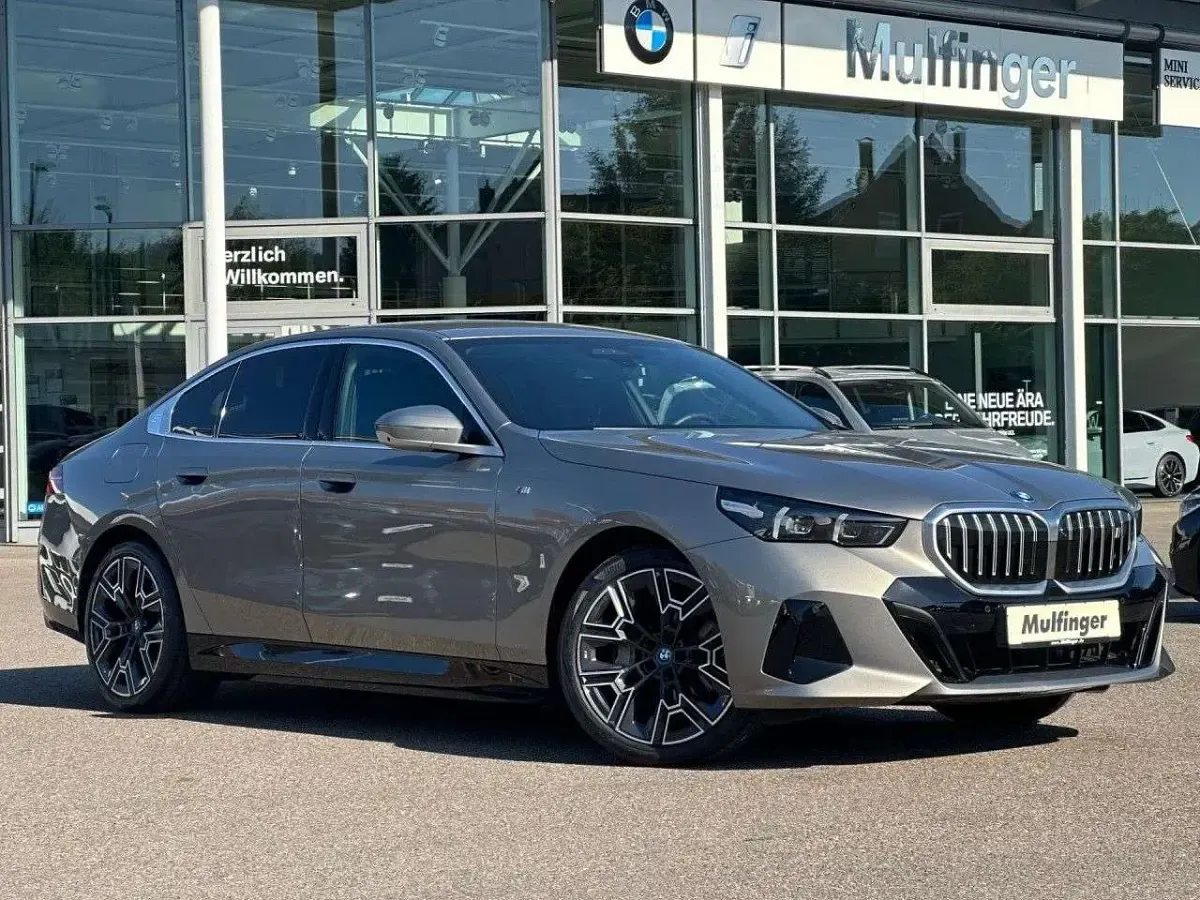 Gebraucht BMW i5 M Sport 250 kW (340 PS) 2025 Grau Limousine