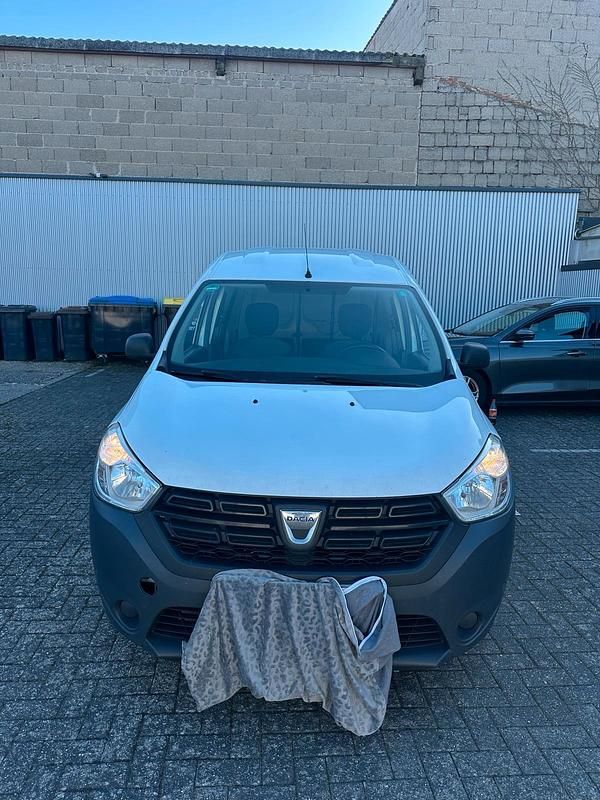Gebraucht Dacia Dokker 95 PS (69 kW) 2018 Weiß Van / Kleinbus