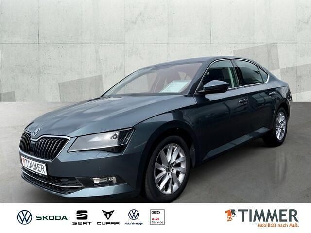 Grau Gebraucht 2019 Skoda Superb Ambition Limousine | 21.790 € (Fairer Preis) - Bild 1/4