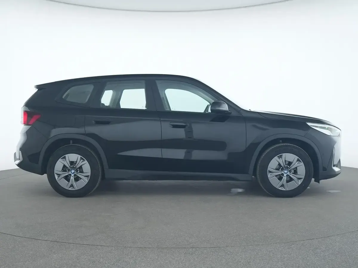 Gebraucht BMW iX1 150 kW (204 PS) 2024 Schwarz ii SUV