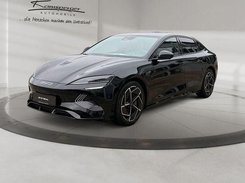 Neu BYD Seal Design 230 kW (313 PS) 2026 Schwarz (space black) Limousine