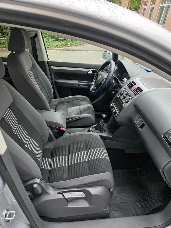 Gebraucht VW Touran 105 PS (77 kW) 2008 Silber Van / Kleinbus