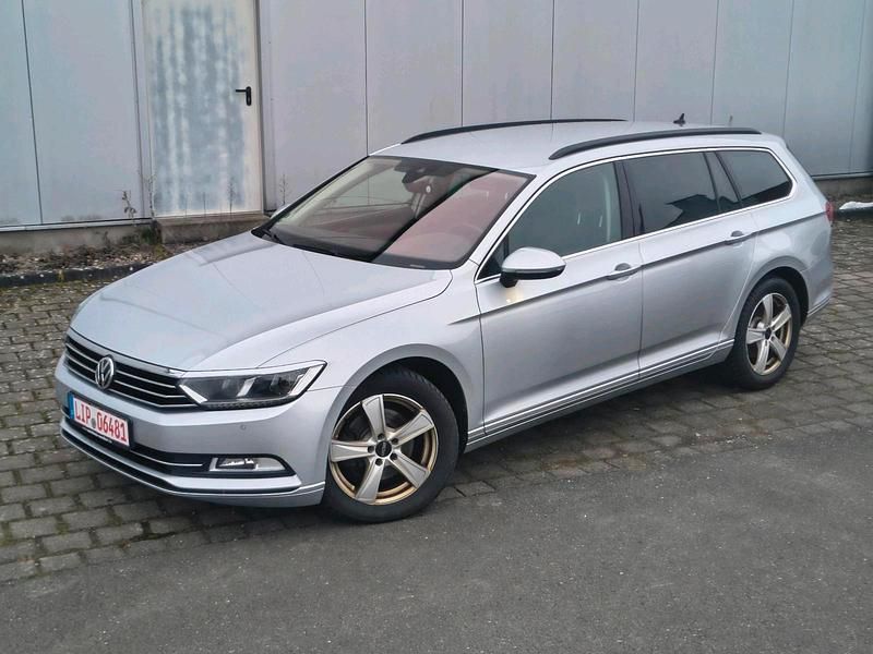Gebraucht VW Passat 150 PS (110 kW) 2019 Silber Kombi