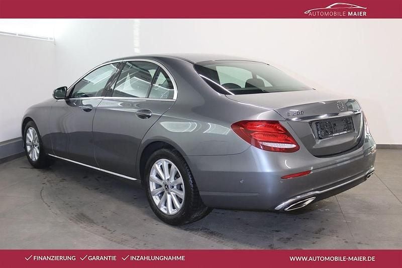 Gebraucht Mercedes E200 Avantgarde 184 PS (135 kW) 2019 Grau Limousine