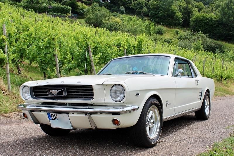 Weiß Gebraucht 1966 Ford Mustang Coupé | 37.490 € - Bild 1/4