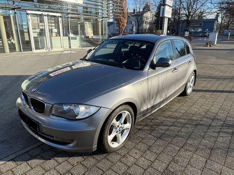 Grau Gebraucht 2010 BMW 118 Kleinwagen | 5.950 € (Fairer Preis) - Bild 1/4