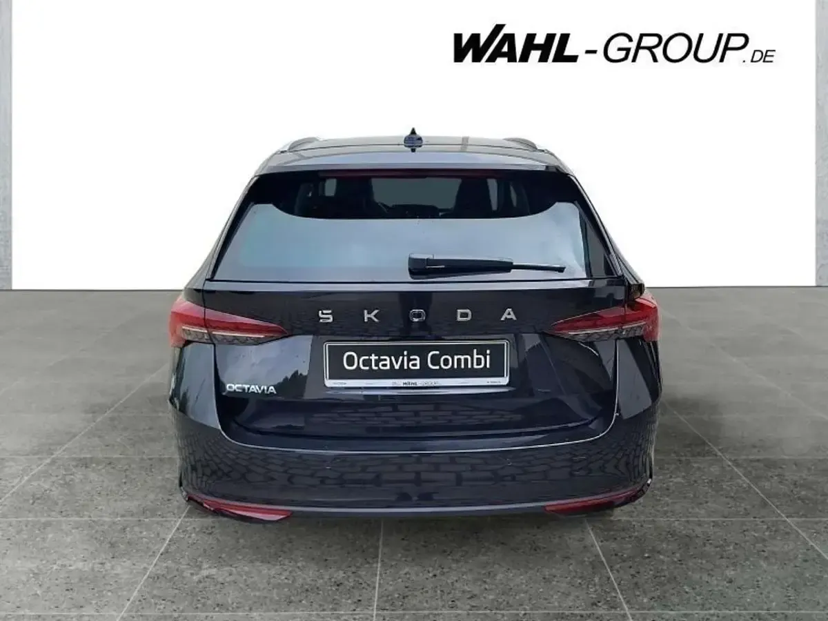 Neu Skoda Octavia Selection 150 PS (110 kW) 2025 Schwarz Kombi