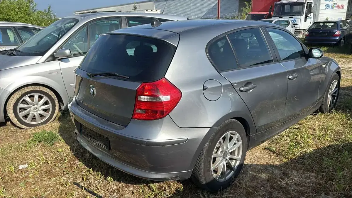 Gebraucht BMW 116 122 PS (89 kW) 2009 Grau Kleinwagen