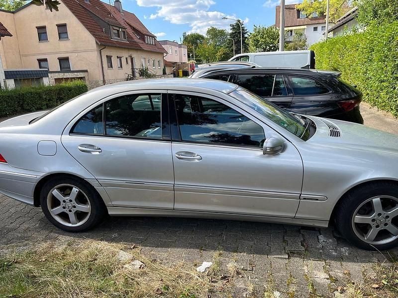 Gebraucht Mercedes C200 163 PS (119 kW) 2004 Limousine