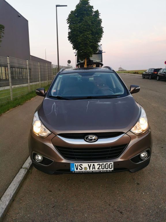 Beige Gebraucht 2013 Hyundai ix35 Trend SUV | 8.250 € (Guter Preis) - Bild 1/4