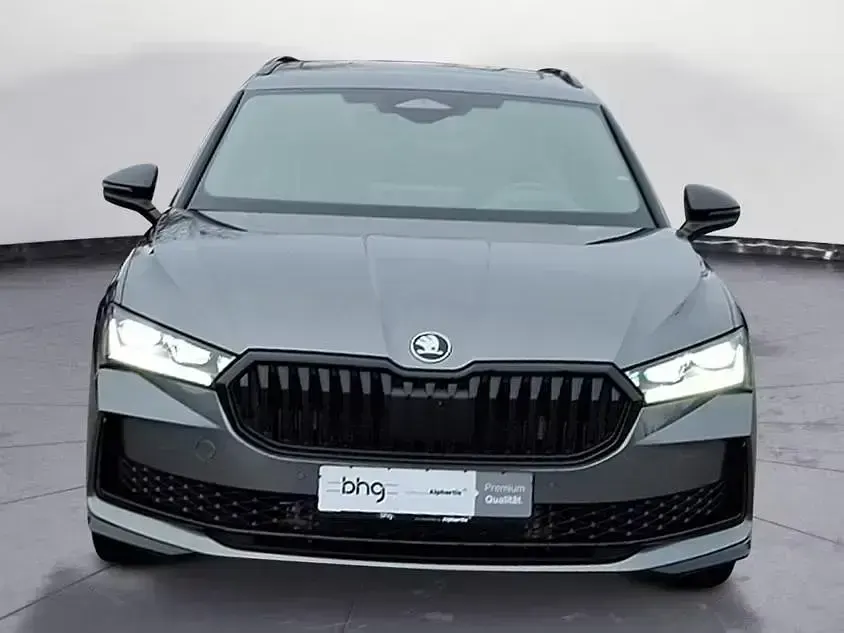 Gebraucht Skoda Superb SportLine 193 PS (141 kW) 2026 Grau Kombi