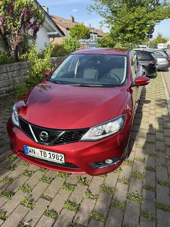 Gebraucht Nissan Pulsar Acenta 116 PS (85 kW) 2017 Rot Kleinwagen