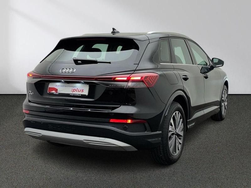 Gebraucht Audi Q4 e-tron Advanced 150 kW (204 PS) 2023 Mythosschwarz metallic SUV