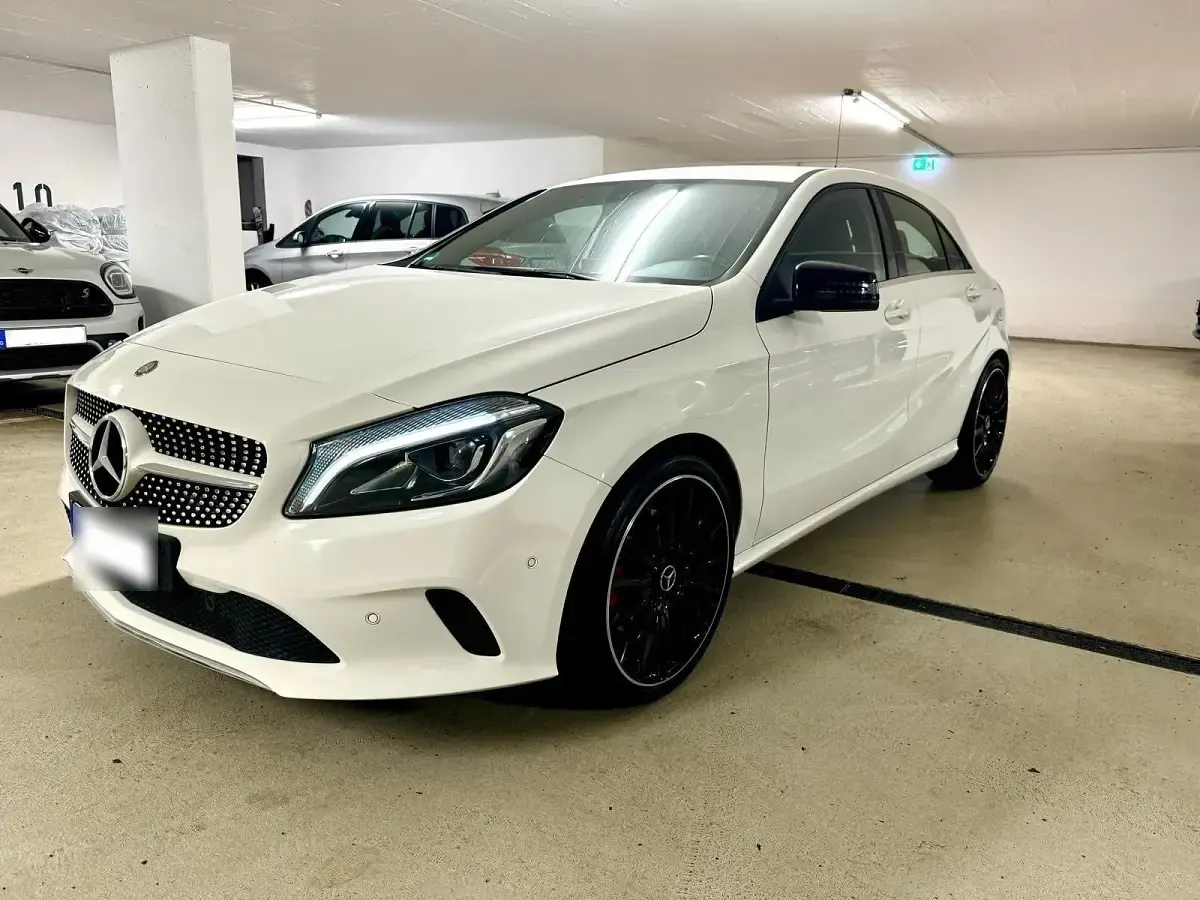 Gebraucht Mercedes A250 211 PS (155 kW) 2015 Weiß Limousine