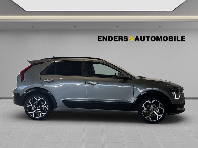 Neu Kia Niro 171 PS (125 kW) 2025 Grau SUV