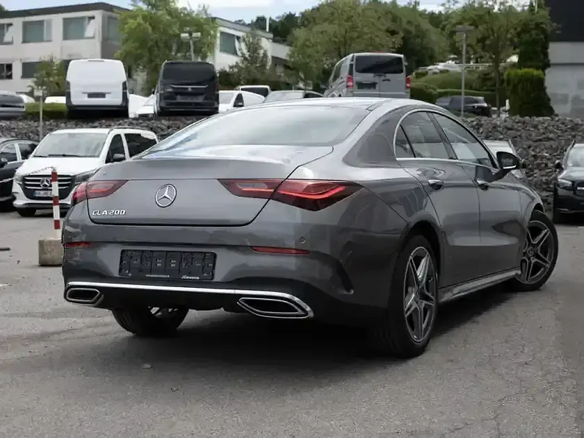 Gebraucht Mercedes CLA200 AMG 163 PS (119 kW) 2025 Grau metalliclack mountaingrau Coupé