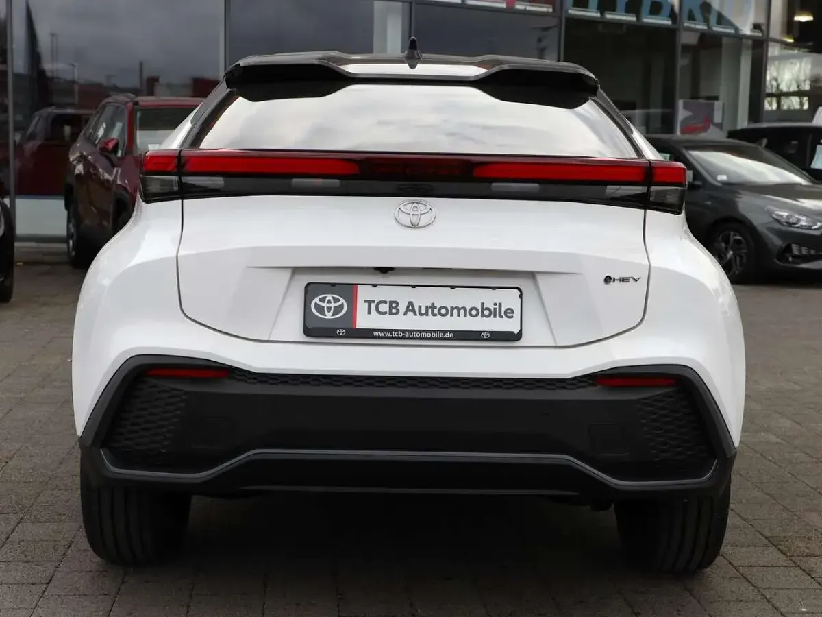 Neu Toyota C-HR Team 197 PS (144 kW) 2025 Weiß SUV
