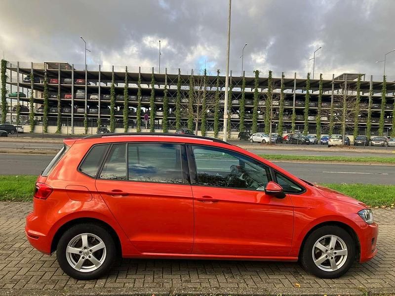 Habanero orange metallic Gebraucht 2015 VW Golf Sportsvan Trendline Van / Kleinbus | 10.900 € (Guter Preis) - Bild 1/4