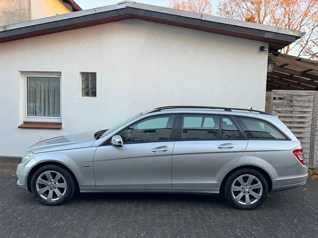 Gebraucht Mercedes C180 156 PS (114 kW) 2010 Grau Limousine