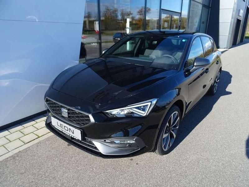 Gebraucht Seat Leon FR 150 PS (110 kW) 2024 Midnight schwarz Limousine