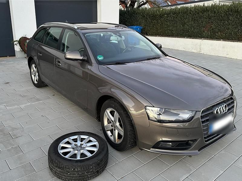 Gebraucht Audi A4 150 PS (110 kW) 2015 Grau Kombi