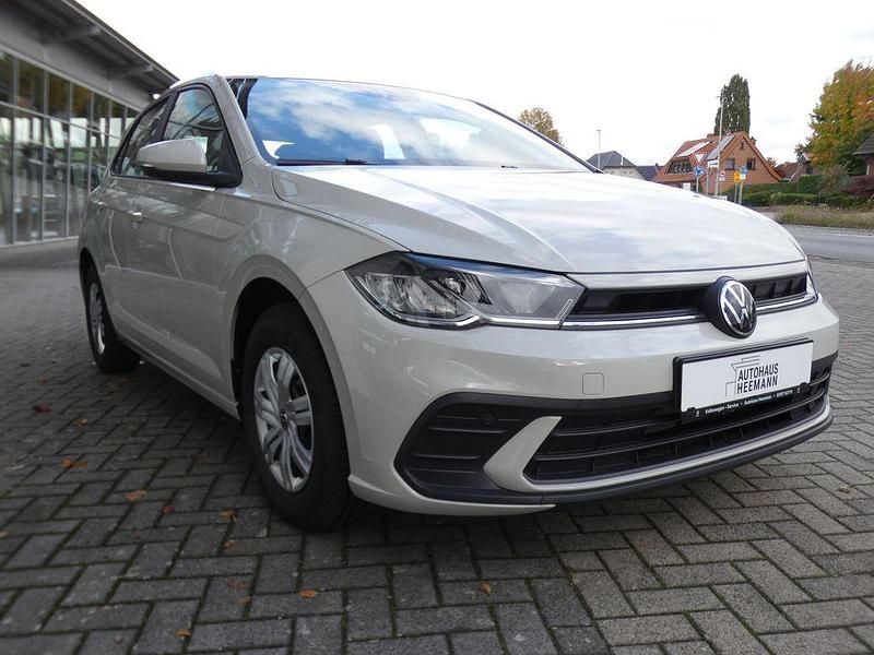 Neu VW Polo 80 PS (58 kW) 2025 Grau Limousine