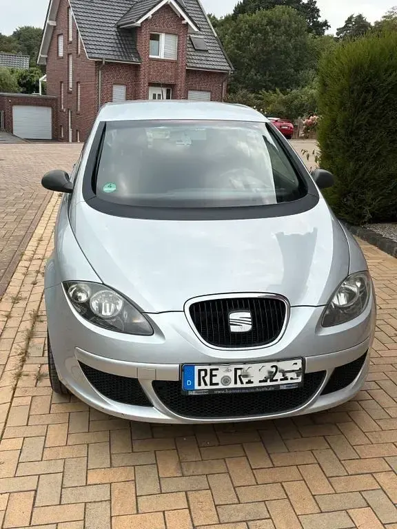Gebraucht Seat Altea Reference 102 PS (75 kW) 2008 Silber Van / Kleinbus
