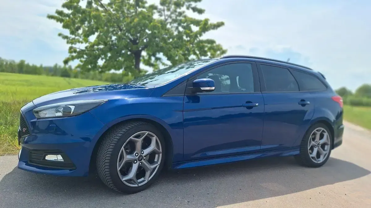 Gebraucht Ford Focus ST 250 PS (183 kW) 2018 Blau Kombi