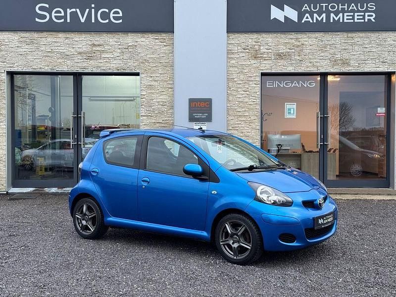 Blau Gebraucht 2011 Toyota Aygo Cool Kleinwagen | 3.499 € (Fairer Preis) - Bild 1/4