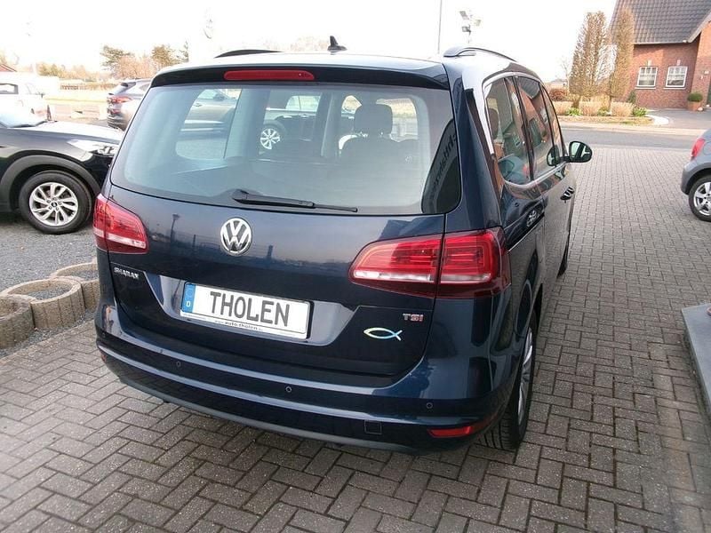 Gebraucht VW Sharan Comfortline 150 PS (110 kW) 2016 Blau Van / Kleinbus