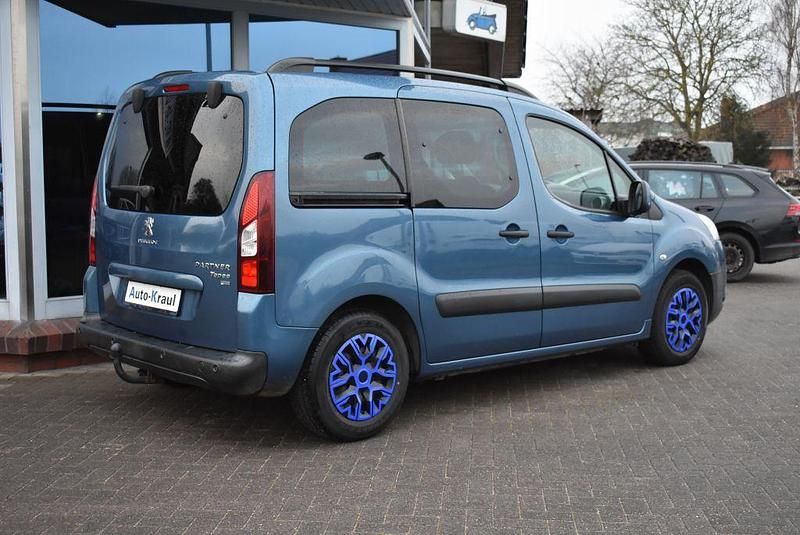 Gebraucht Peugeot TePee Active 92 PS (67 kW) 2013 Blau Van / Kleinbus