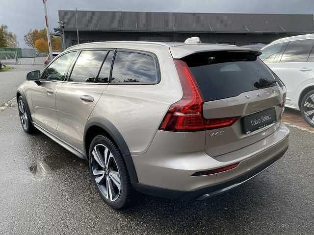 Gebraucht Volvo V60 CC 145 PS (106 kW) 2023 Kombi