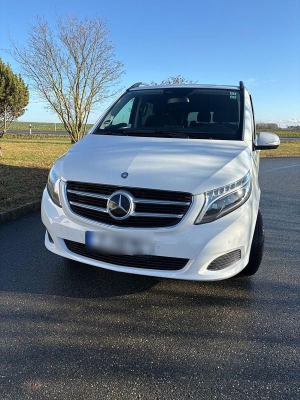 Weiß Gebraucht 2015 Mercedes V250 Edition Van / Kleinbus | 24.900 € (Superpreis) - Bild 1/4