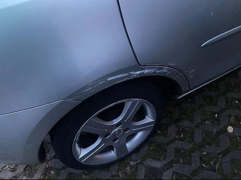 Gebraucht Mazda 2 80 PS (58 kW) 2006 Silber Kleinwagen