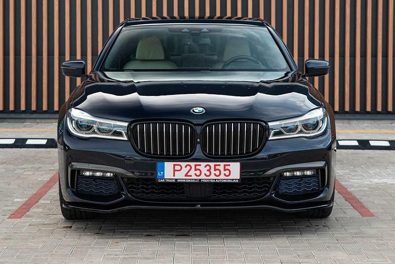 Schwarz Gebraucht 2017 BMW 740 iPerformance Limousine | 25.800 € (Superpreis) - Bild 1/4