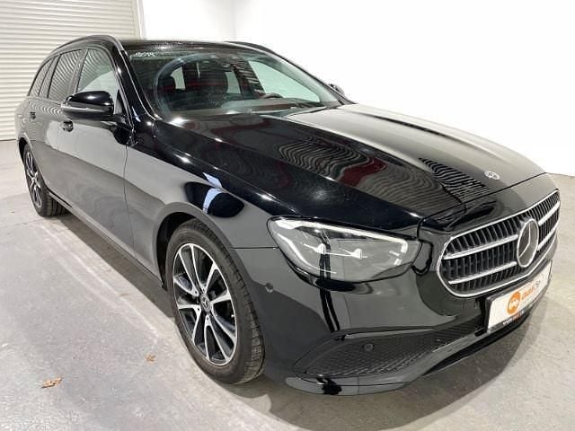 Gebraucht Mercedes E220 194 PS (142 kW) 2021 Schwarz Limousine