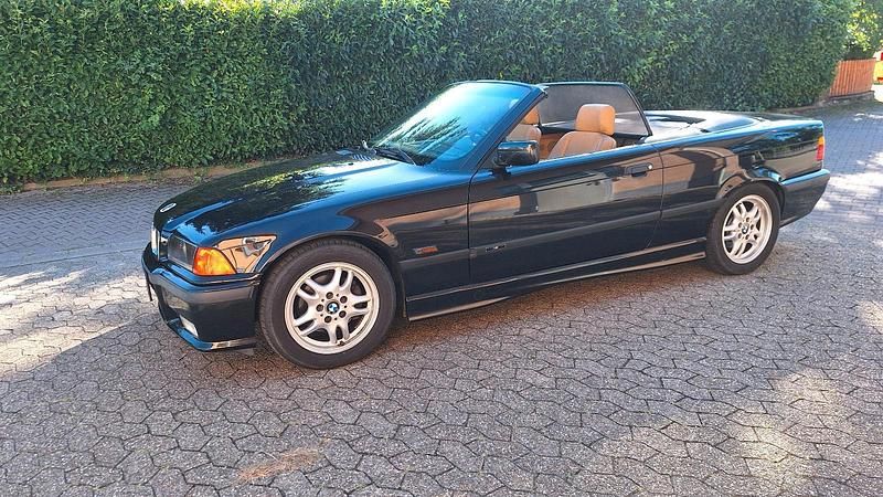 Schwarz Gebraucht 1996 BMW 320 Cabriolet Cabrio | 9.850 € (Fairer Preis) - Bild 1/4