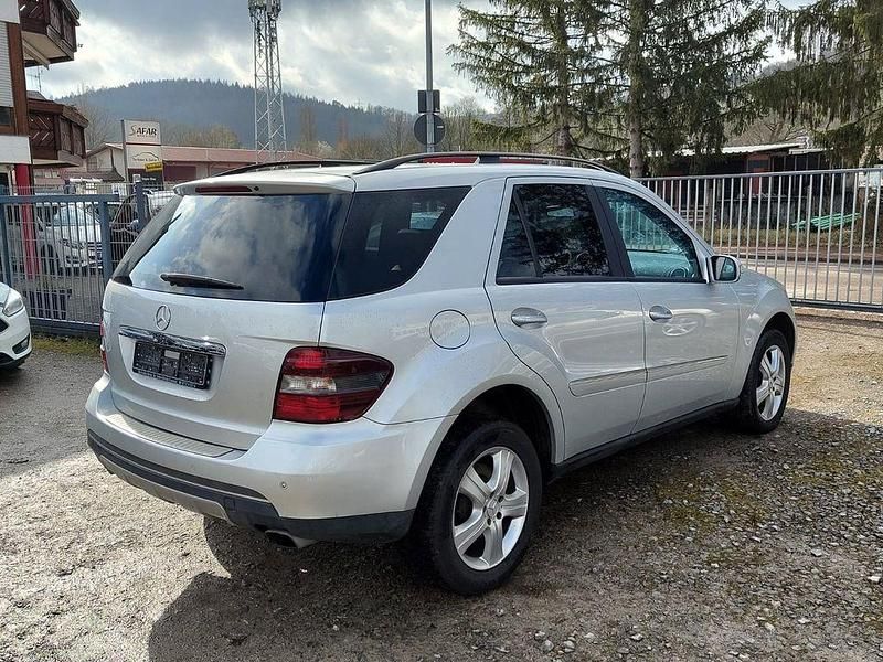 Gebraucht Mercedes ML280 190 PS (139 kW) 2005 Silber SUV