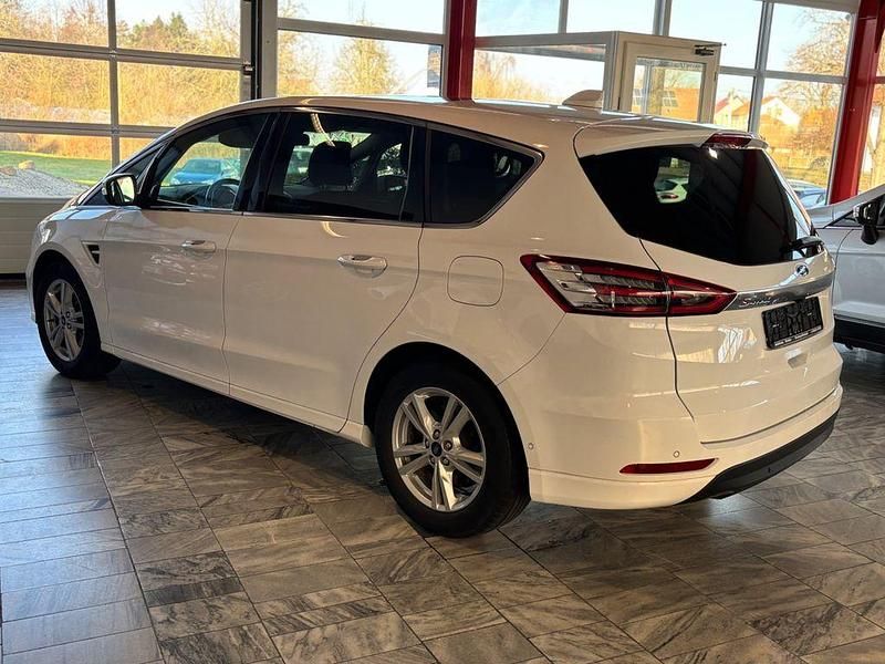 Gebraucht Ford S-MAX Titanium 150 PS (110 kW) 2020 Frostweiß Van / Kleinbus