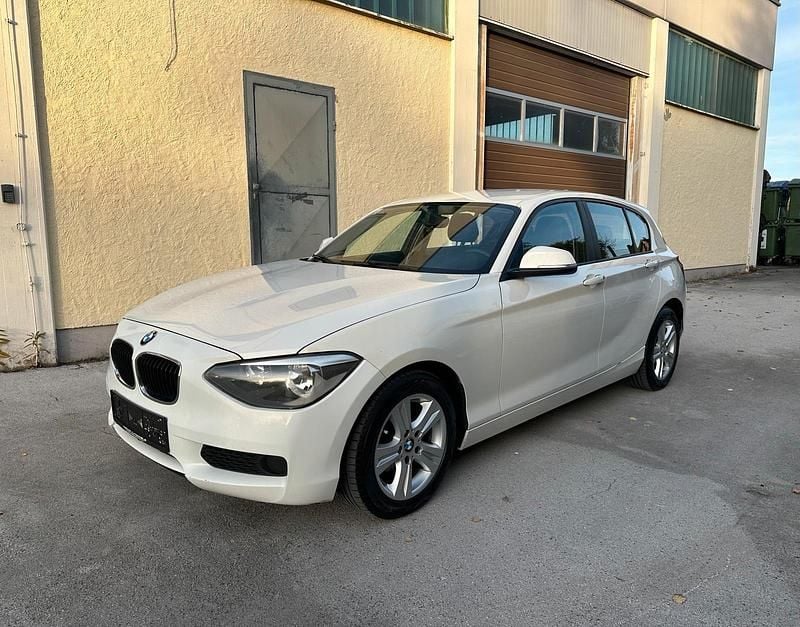 Weiß Gebraucht 2013 BMW 114 Kleinwagen | 4.900 € (Guter Preis) - Bild 1/4