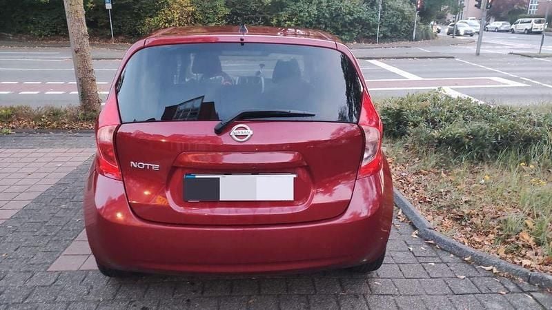 Second-hand Nissan Note Acenta 98 CP (72 kW) 2016 Roșu Hatchback